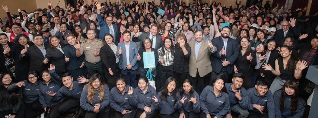 el-92-de-las-graduadas-en-el-programa-de-formacion-empresarial-dreambuilder-son-mujeres-emprendedoras-de-arequipa-263