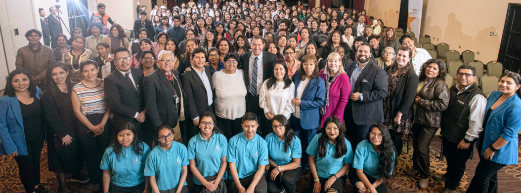 mas-de-985-mujeres-emprendedoras-culminaron-sus-estudios-de-formacion-empresarial-con-el-programa-dreambuilder-227