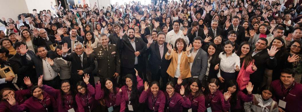 mas-de-1500-mujeres-emprendedoras-culminaron-sus-estudios-de-formacion-empresarial-con-el-programa-dreambuilder-249