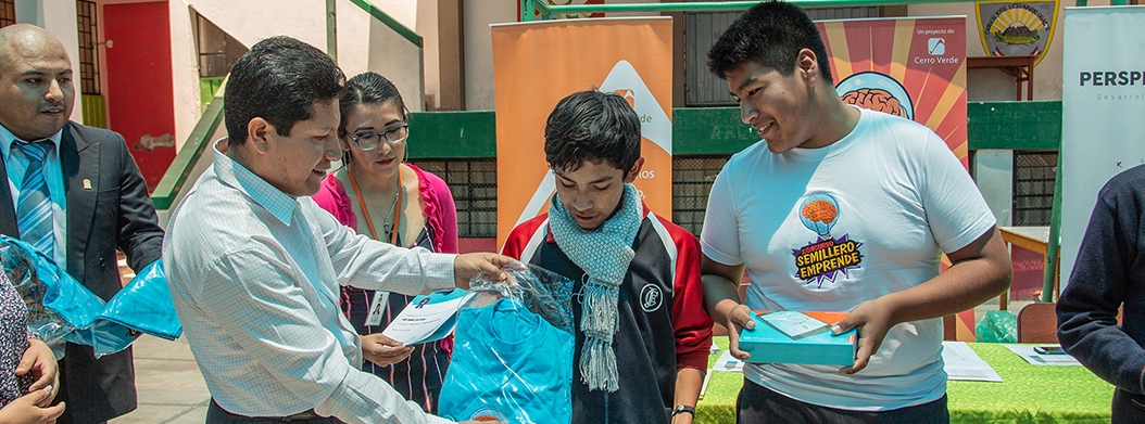 concurso-promueve-espiritu-emprendedor-en-los-escolares-de-tiabaya-75